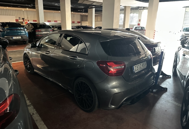 Mercedes-AMG A 45 W176 2015