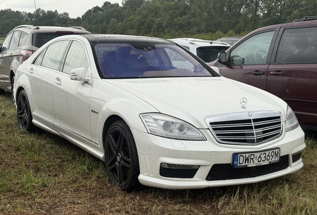 Mercedes-Benz S 63 AMG W221 2011