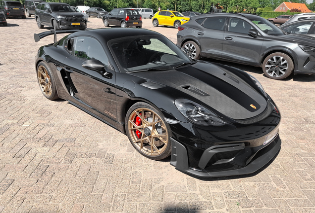 Porsche 718 Cayman GT4 RS Weissach Package