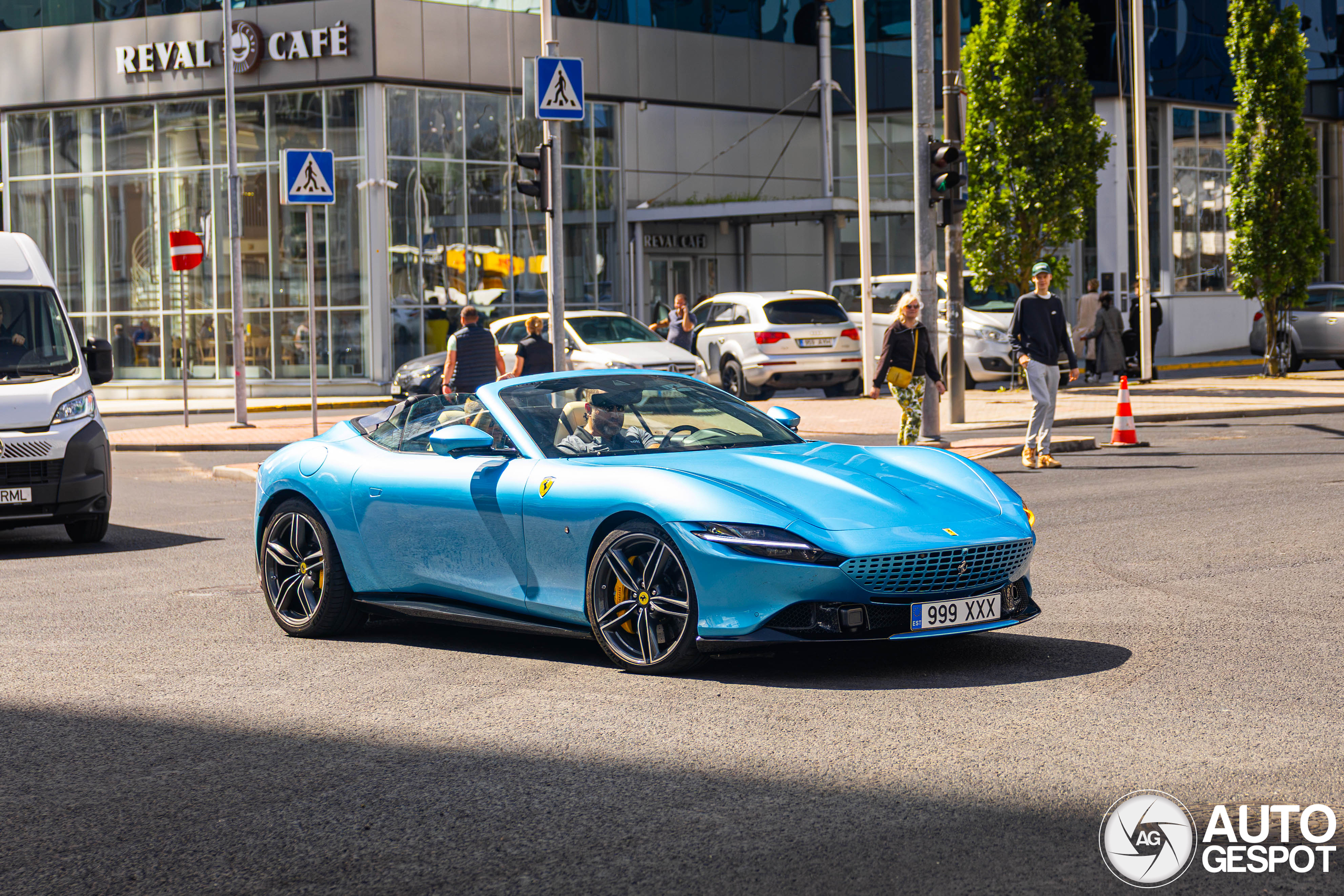 Ferrari Roma Spider