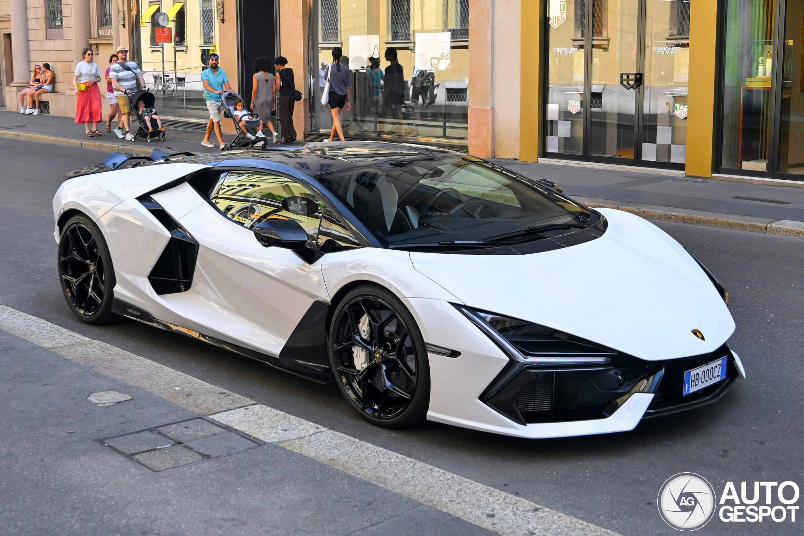 Lamborghini Revuelto