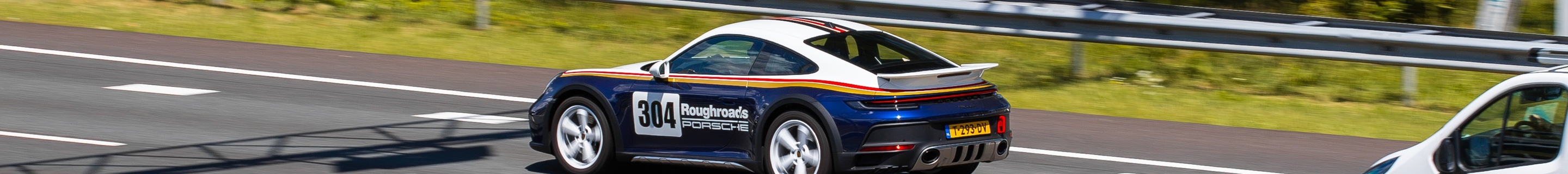 Porsche 992 Dakar