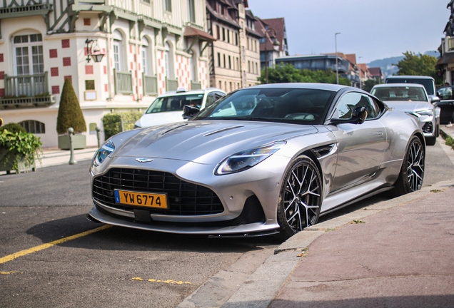 Aston Martin DB12