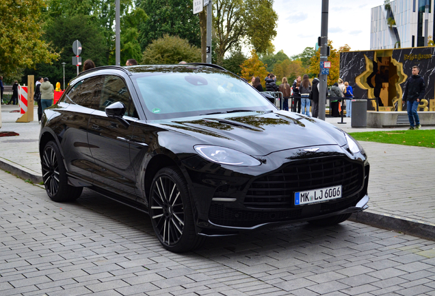 Aston Martin DBX707