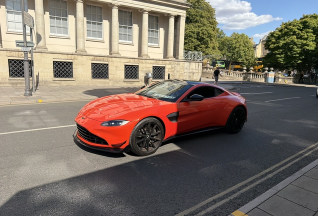 Aston Martin V8 Vantage 2018