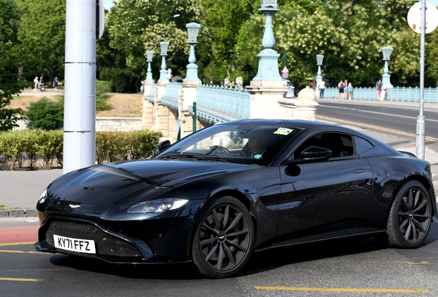 Aston Martin V8 Vantage 2018