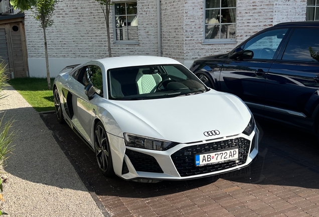 Audi R8