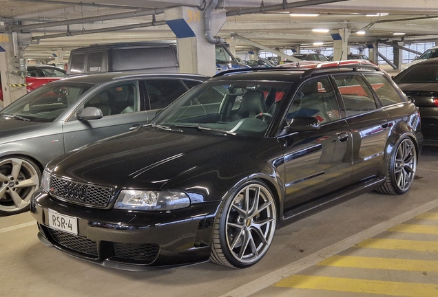 Audi RS4 Avant B5