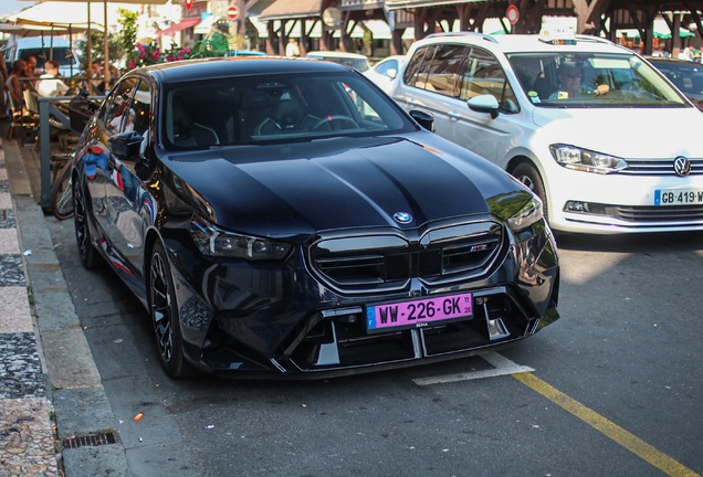 BMW M5 G90