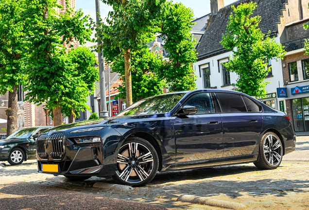 BMW M760e xDrive