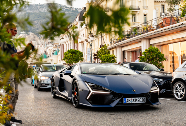 Lamborghini Revuelto