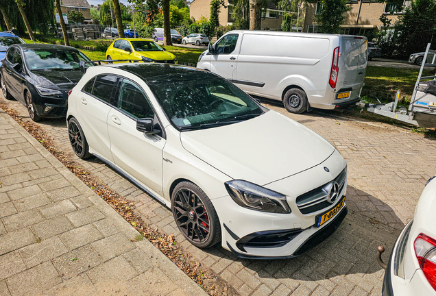 Mercedes-AMG A 45 W176 2015