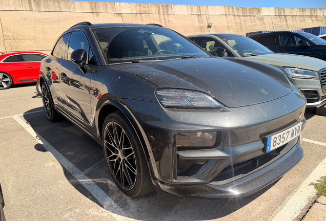Porsche Macan EV Turbo