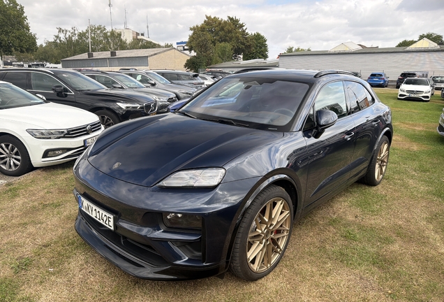 Porsche Macan EV Turbo