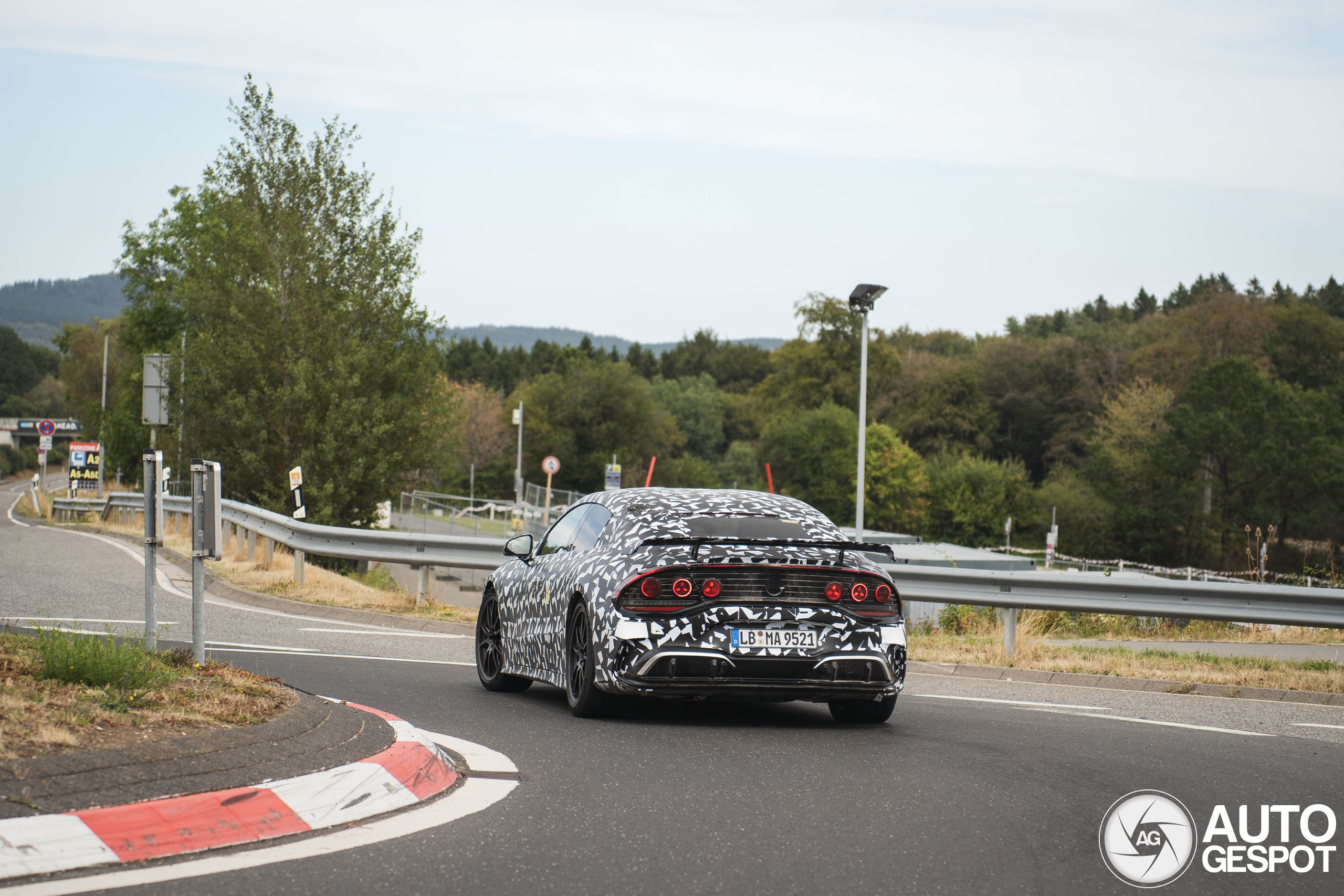 Mercedes-amg gt 63 pro 4-door coupé ev c590
