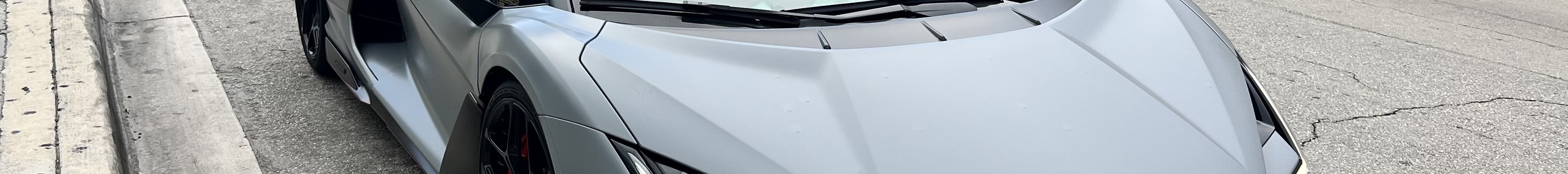 Lamborghini Revuelto