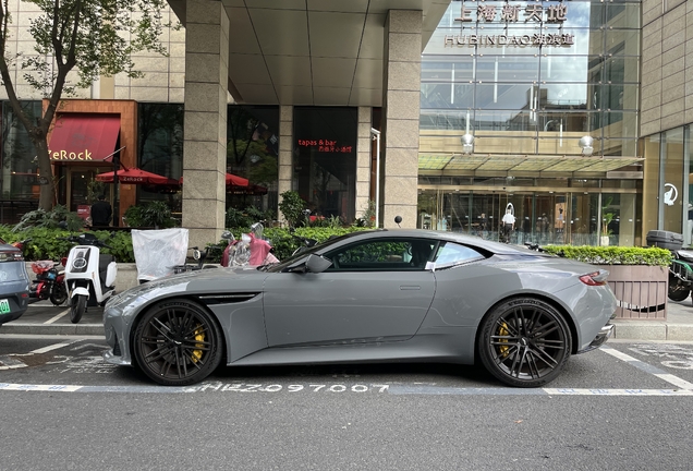 Aston Martin DB12
