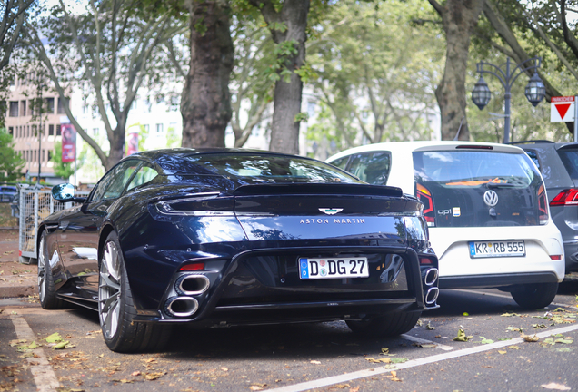 Aston Martin DB12 S