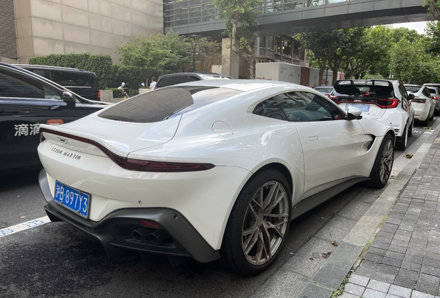 Aston Martin V8 Vantage 2018