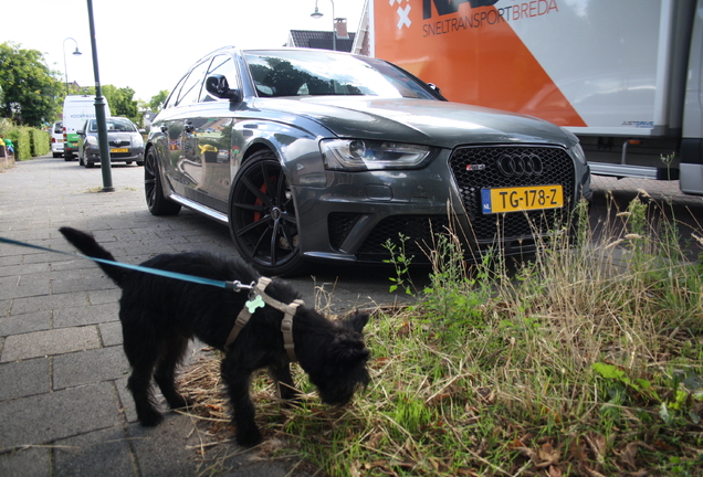 Audi RS4 Avant B8