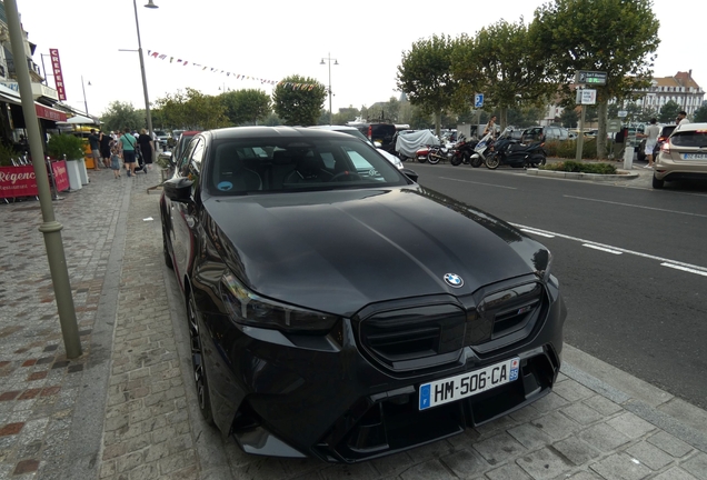 BMW M5 G90