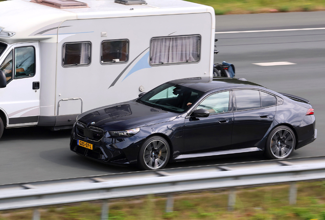 BMW M5 G90