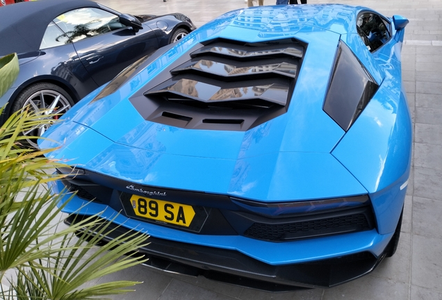 Lamborghini Aventador S LP740-4