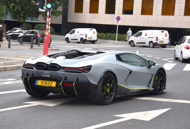Lamborghini Revuelto