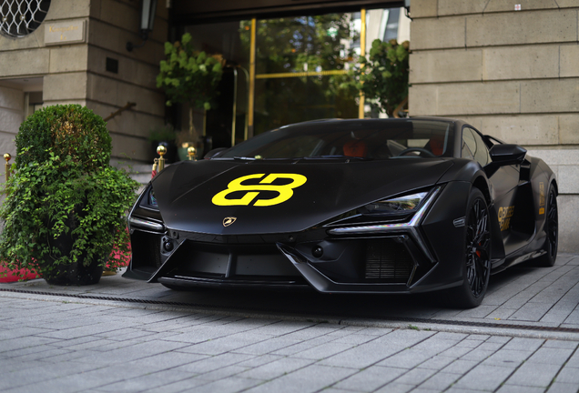 Lamborghini Revuelto