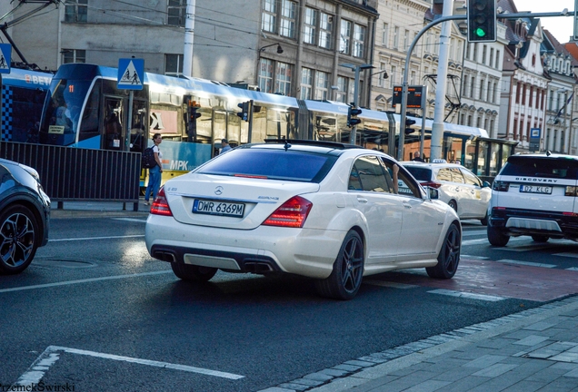 Mercedes-Benz S 63 AMG W221 2011