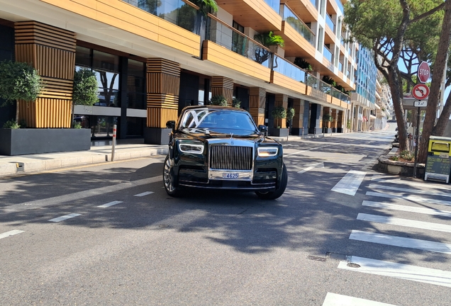 Rolls-Royce Phantom VIII EWB