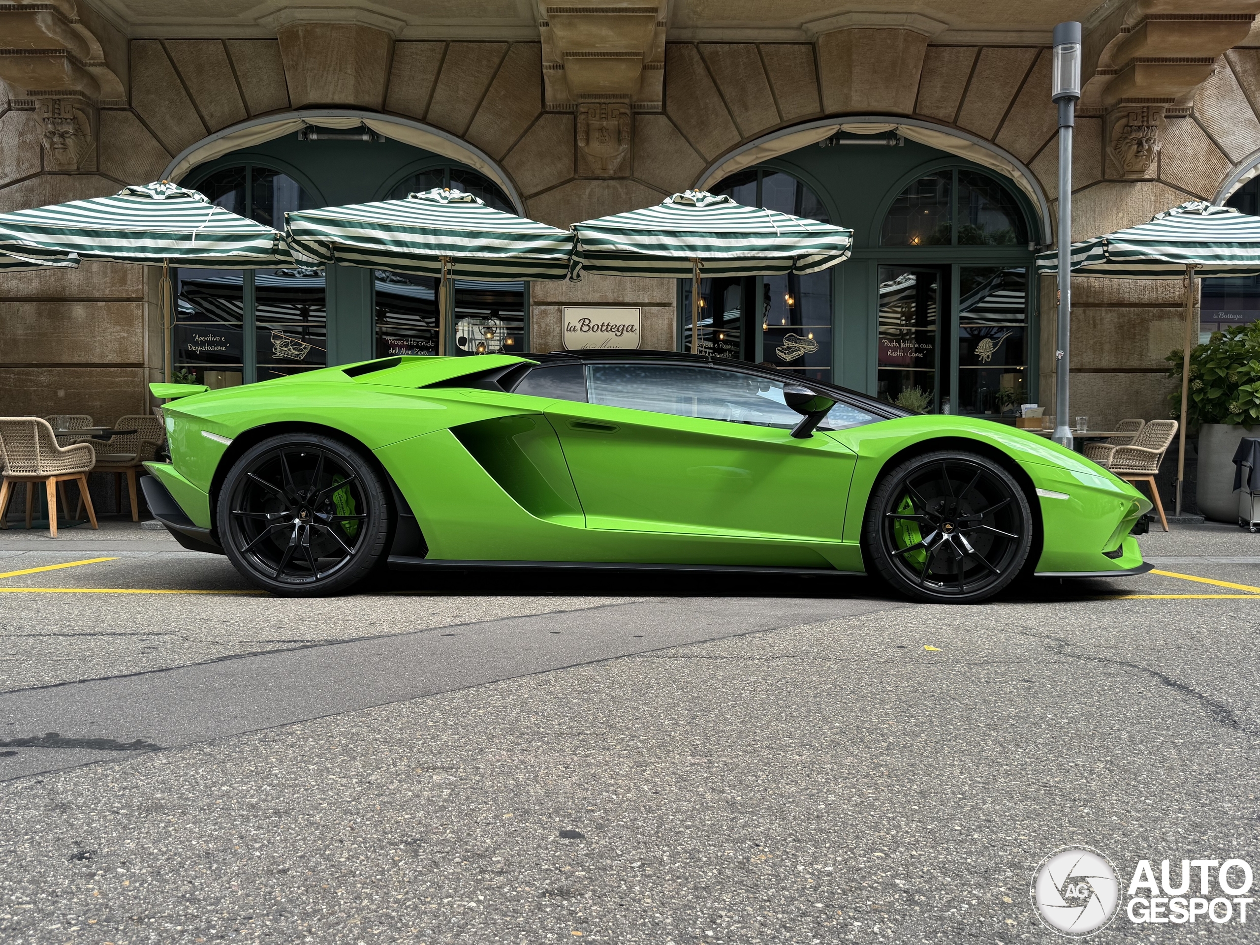 Lamborghini Aventador S LP740-4 Roadster