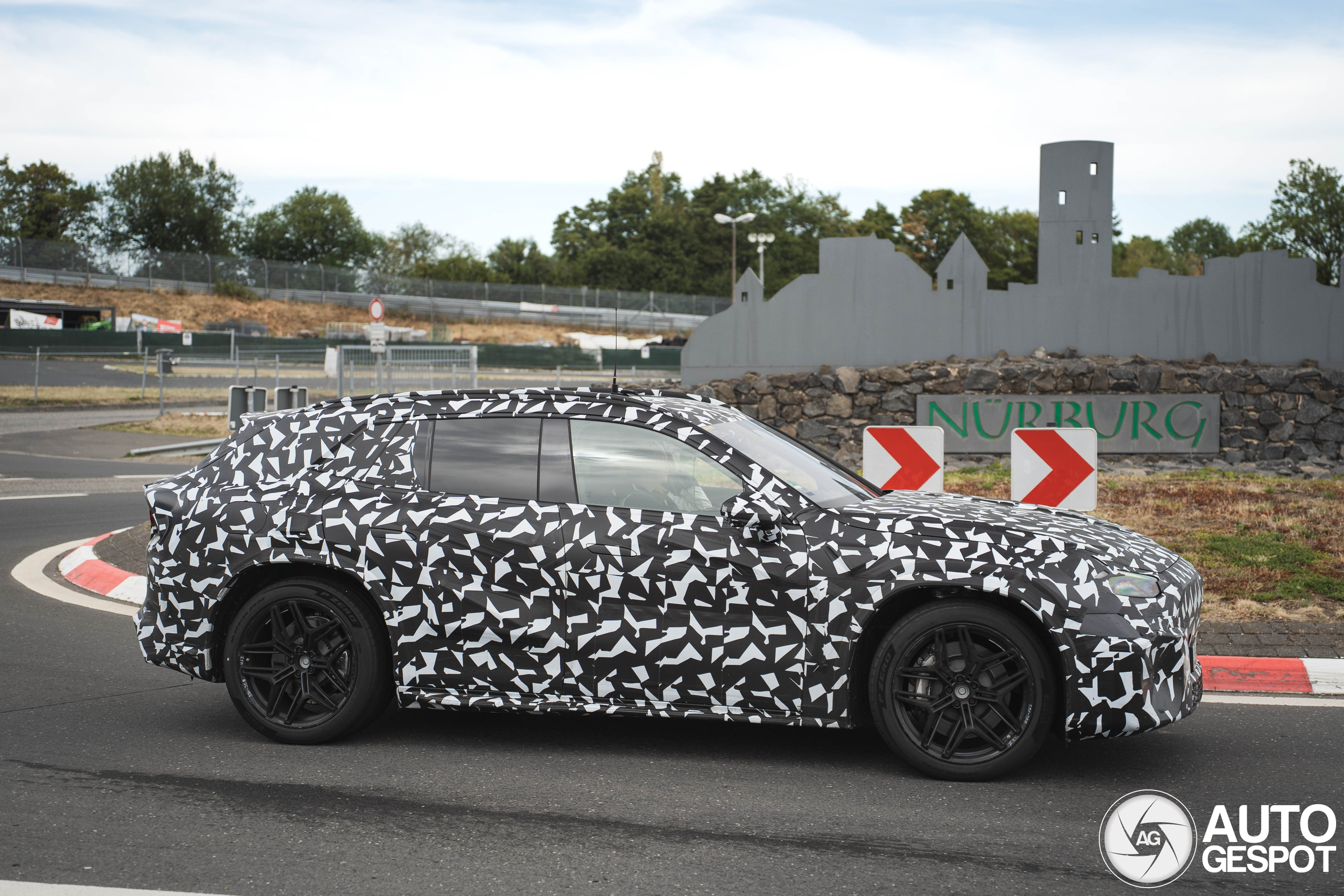 Mercedes-amg suv x591