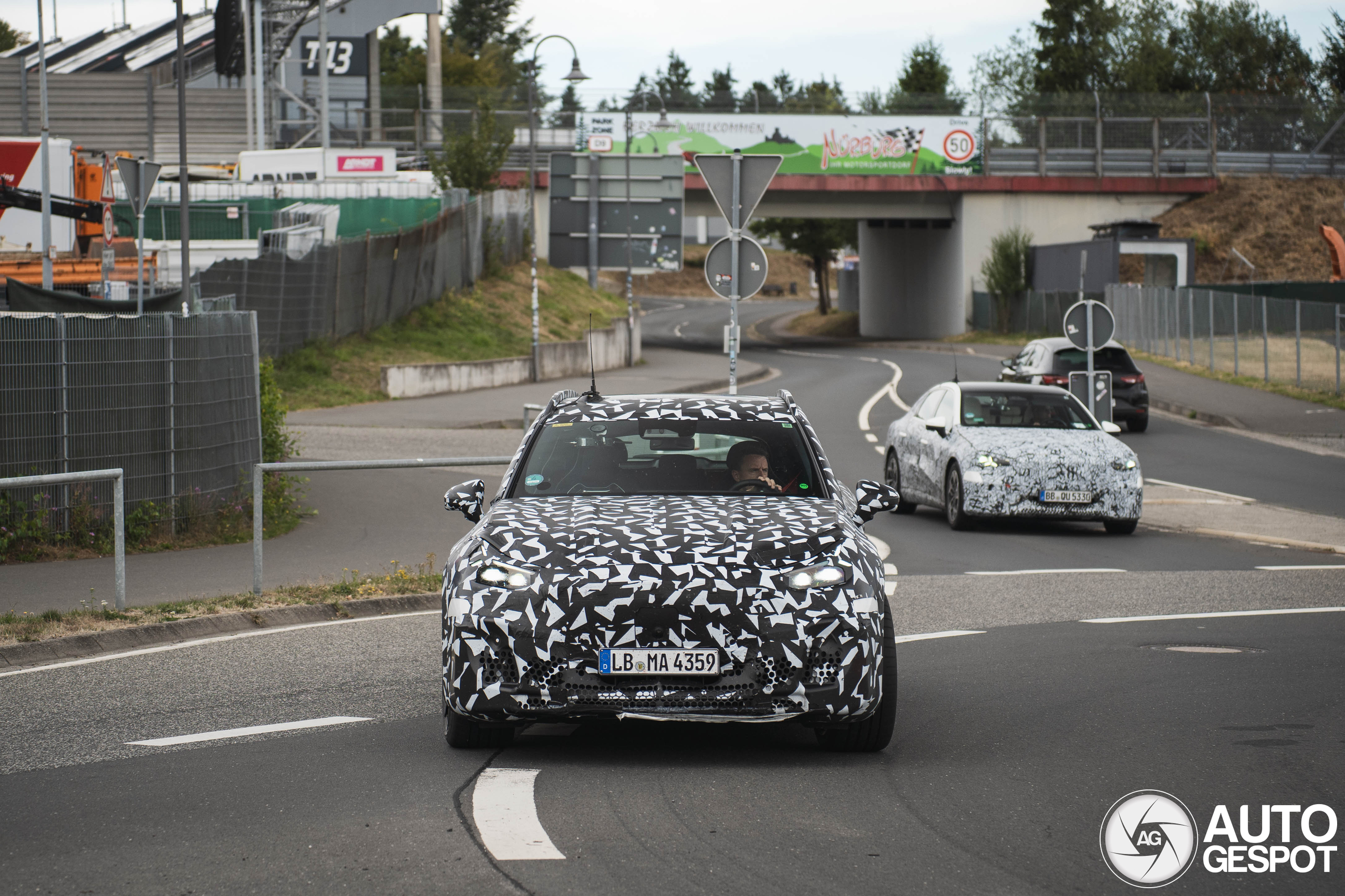 Mercedes-amg suv x591