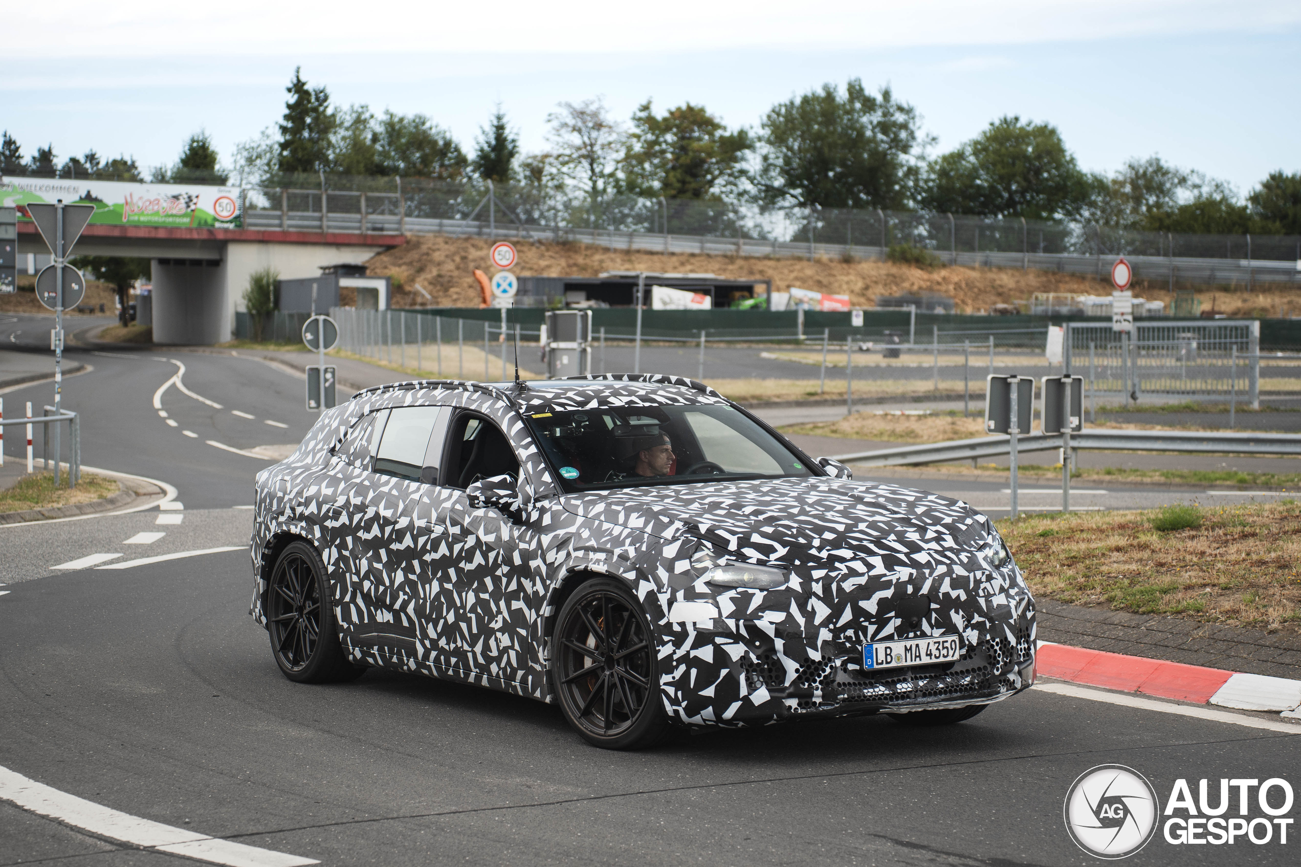 Mercedes-amg suv x591