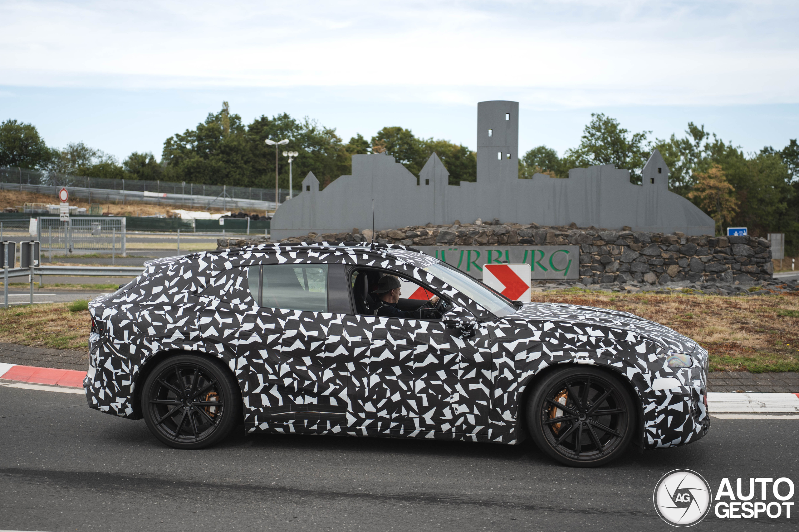 Mercedes-amg suv x591