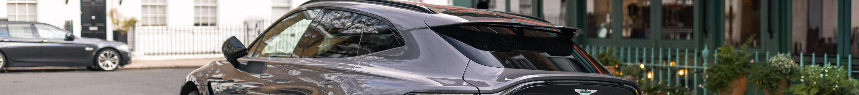 Aston Martin DBX S