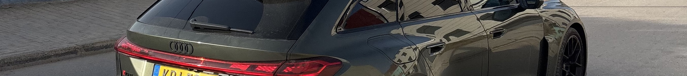 Audi RS5 Avant B10