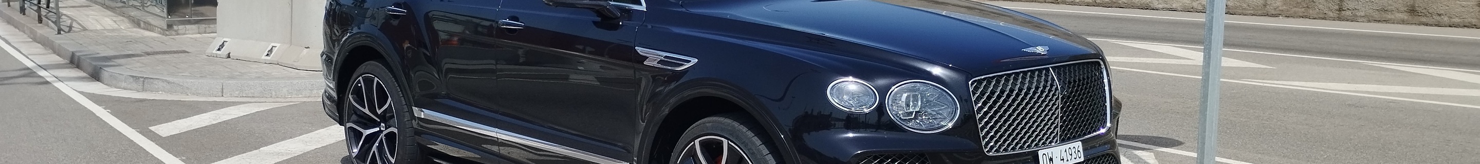 Bentley Bentayga Azure 2024