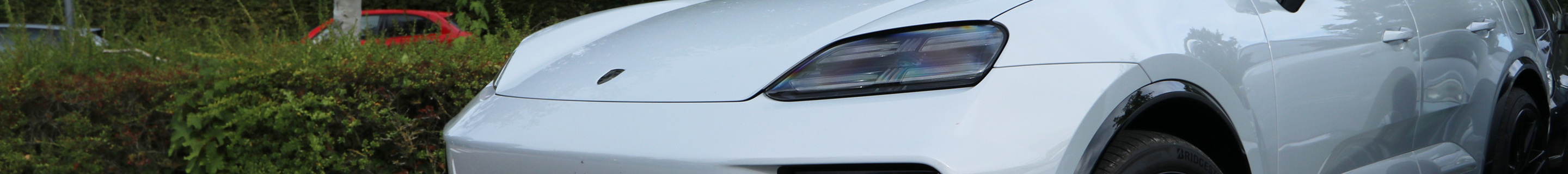 Porsche Macan EV Turbo