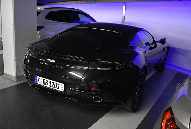 Aston Martin DB12