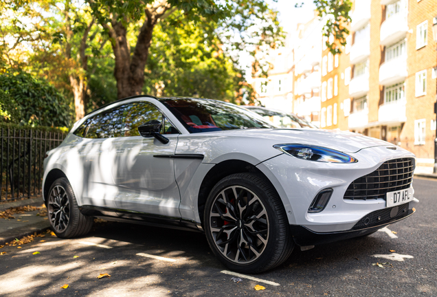 Aston Martin DBX