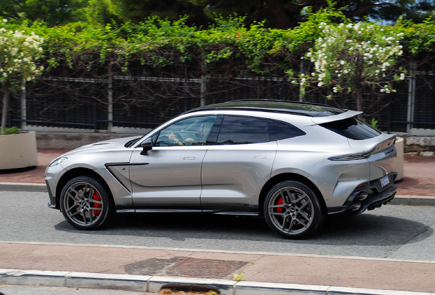 Aston Martin DBX S