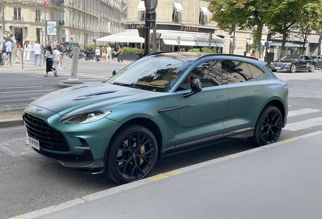 Aston Martin DBX707