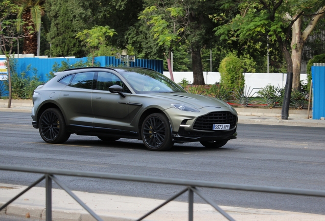 Aston Martin DBX707