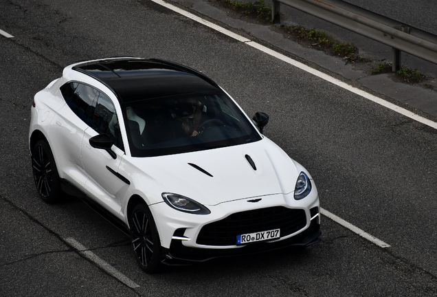 Aston Martin DBX707