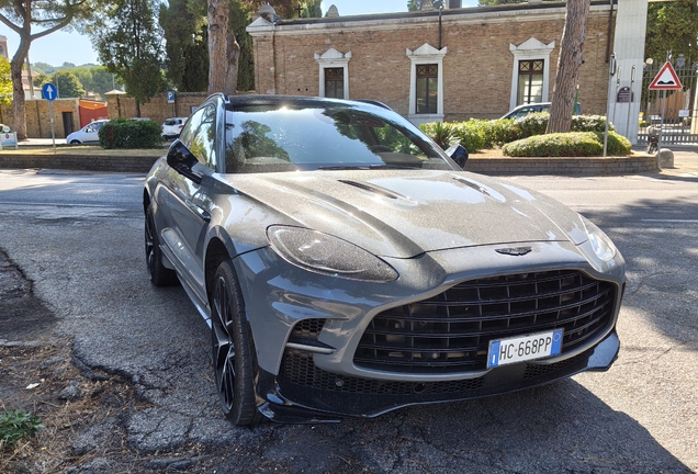 Aston Martin DBX707