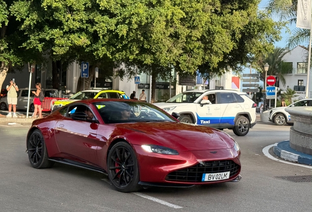 Aston Martin V8 Vantage 2018