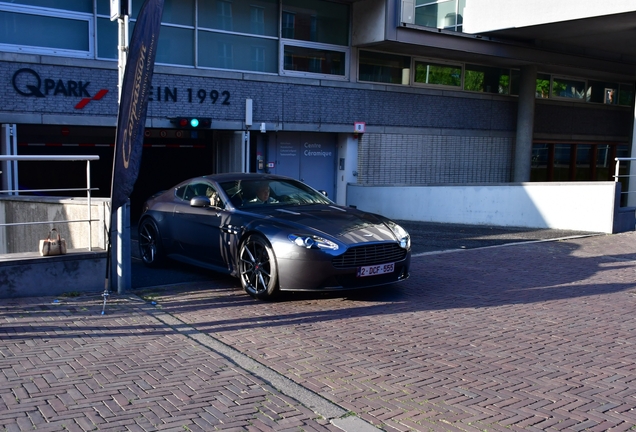 Aston Martin V8 Vantage S