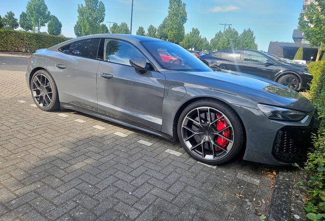 Audi RS E-Tron GT 2025